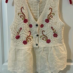 POL Embellished Cropped Tank Top in Cream and Pink